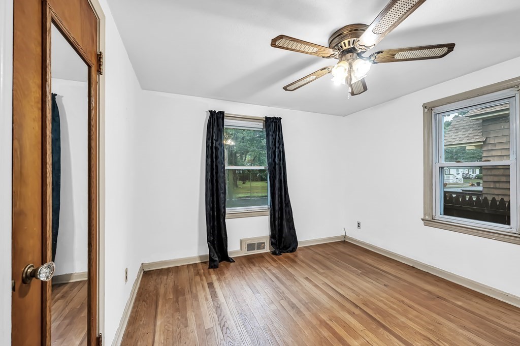 74 Newhall Street Springfield, MA 01109 - Photo 22 of 42