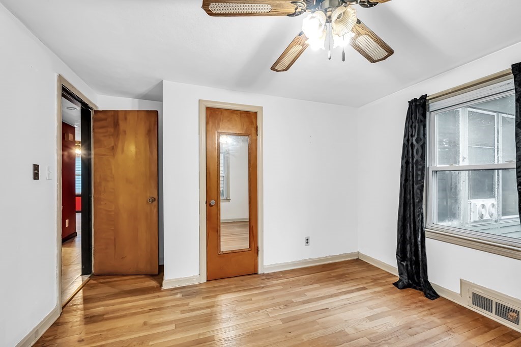 74 Newhall Street Springfield, MA 01109 - Photo 24 of 42