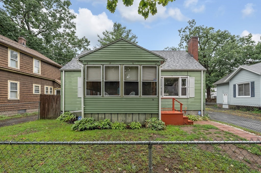 74 Newhall Street Springfield, MA 01109 - Photo 37 of 42