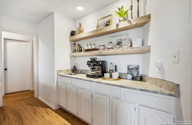 $449,900 | 101 Country, Castroville, TX 78009