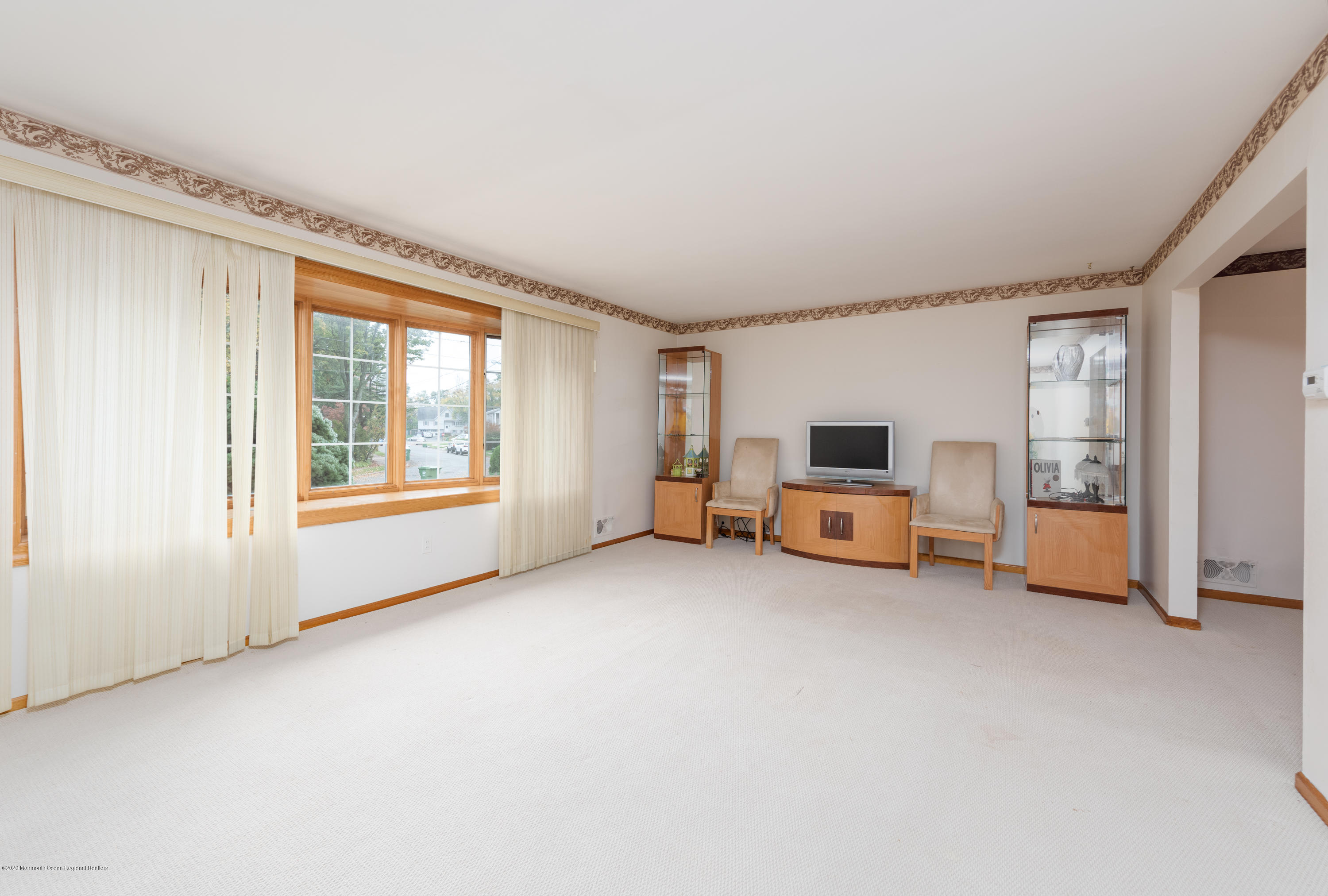 13 Bodnarik Road Edison, NJ 08837 - Photo 9 of 21 BAP_9958-Edit