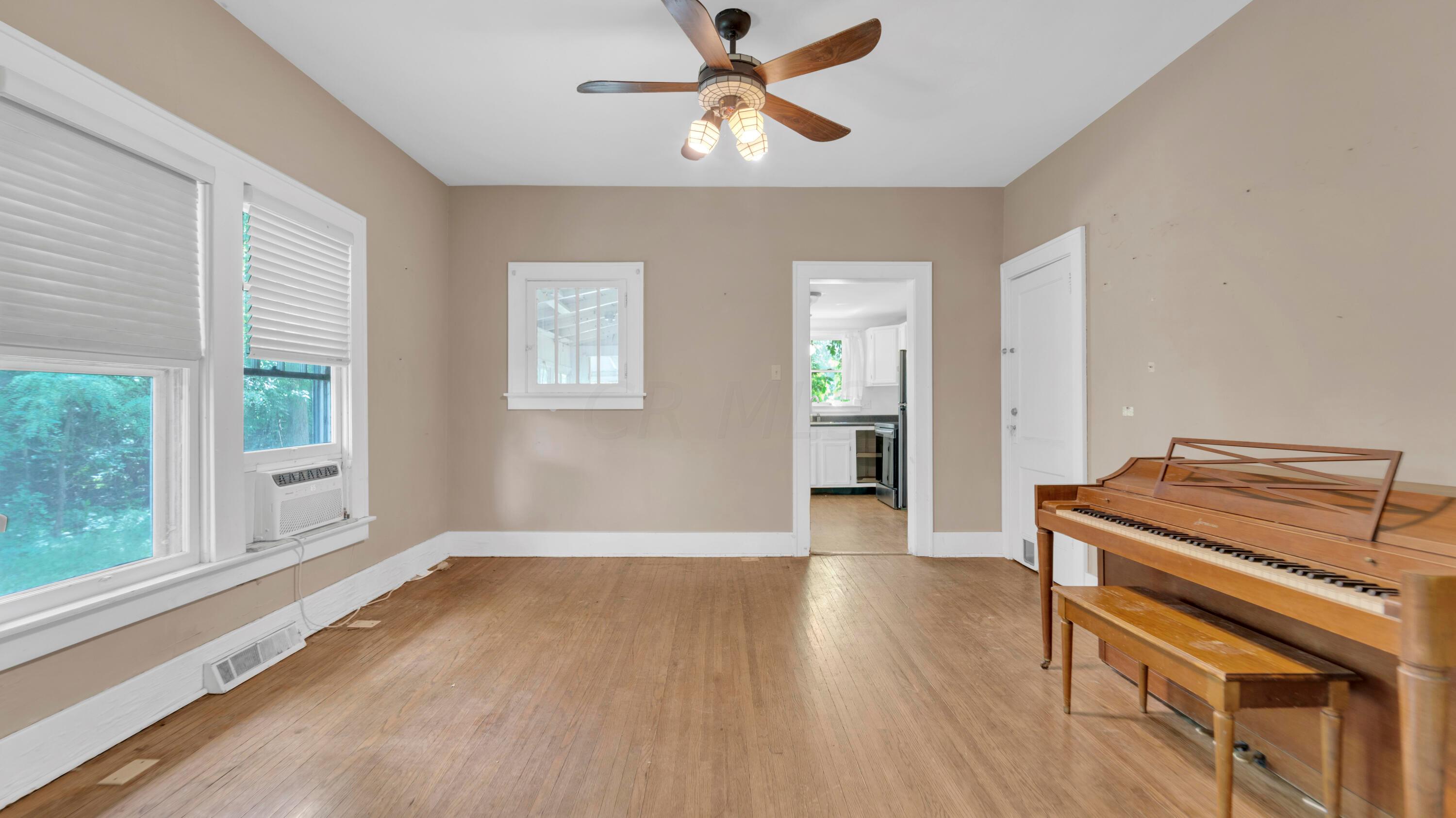 7979 Dublin Road Dublin, OH 43017 - Photo 10 of 40 Formal Dining Room to Kitchen