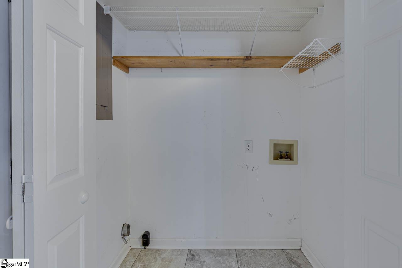 1301 Winding Way Taylors, SC 29687 - Photo 14 of 37