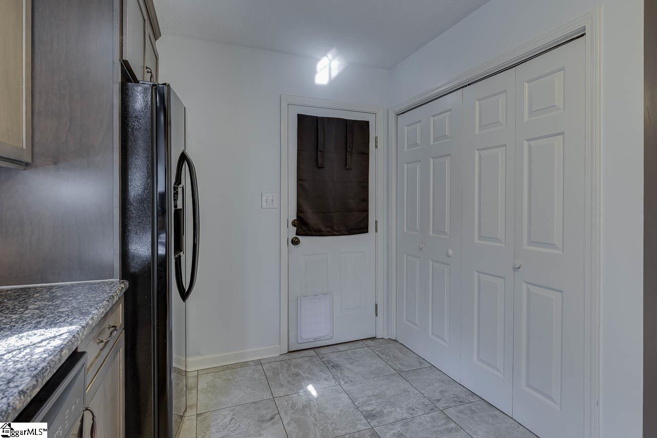 1301 Winding Way Taylors, SC 29687 - Photo 15 of 37