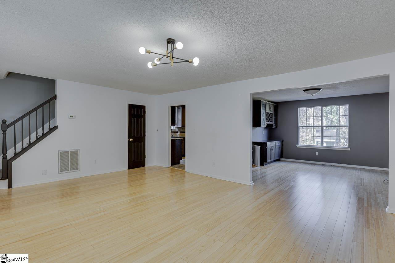 1301 Winding Way Taylors, SC 29687 - Photo 6 of 37