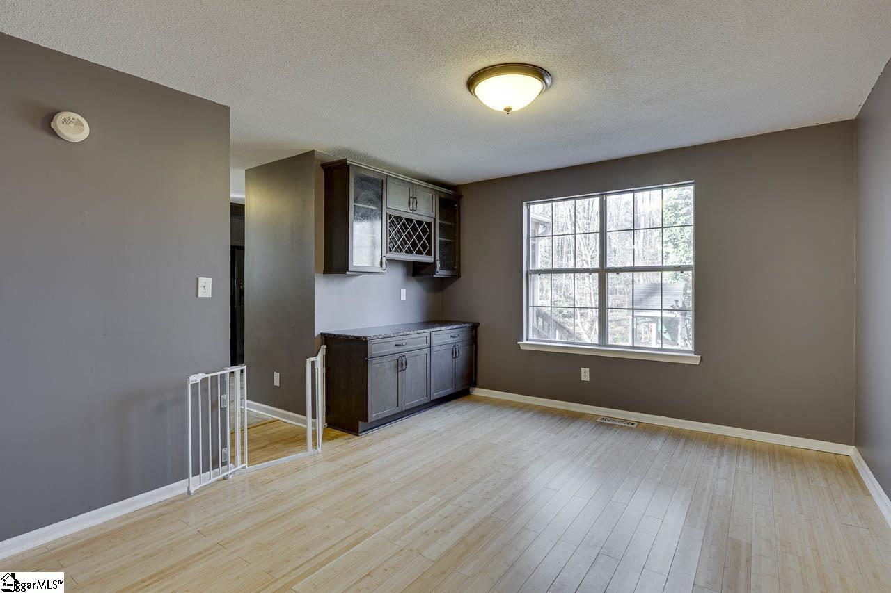 1301 Winding Way Taylors, SC 29687 - Photo 9 of 37