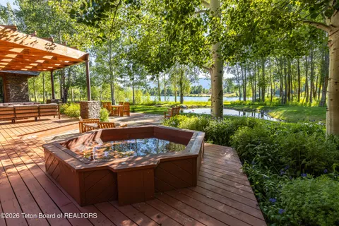$17,500,000 | 3125 Tucker Ranch Road, Wilson, WY 83014