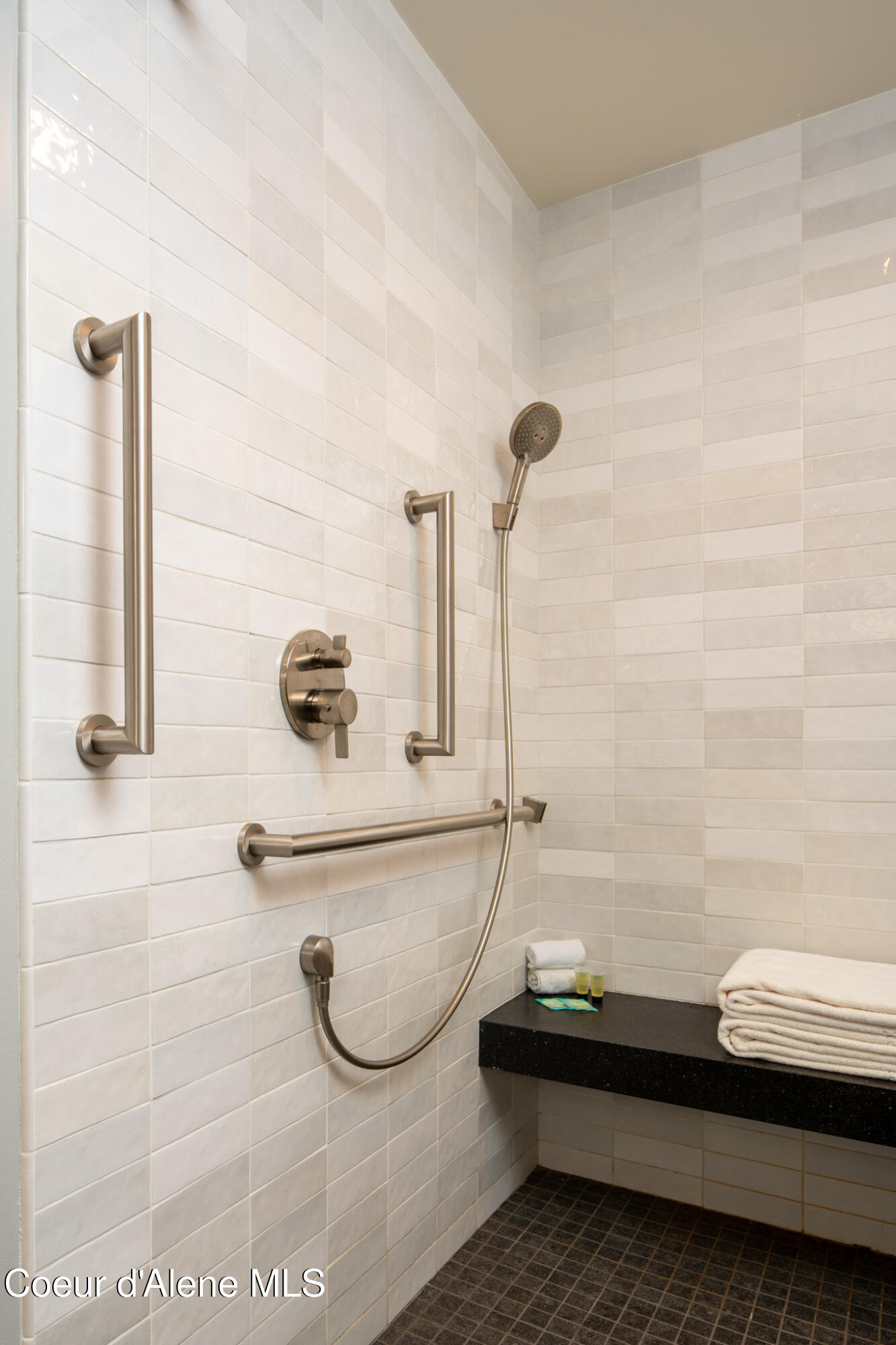 402 Sandpoint Avenue, Unit 122 Sandpoint, ID 83864 - Photo 18 of 44 rlmillerphoto_402_sandpoint(24)