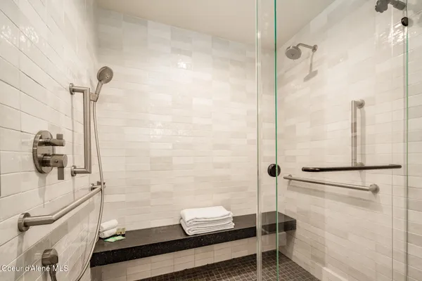 $1,520,000 | 402 Sandpoint Avenue, Unit 122, Sandpoint, ID 83864