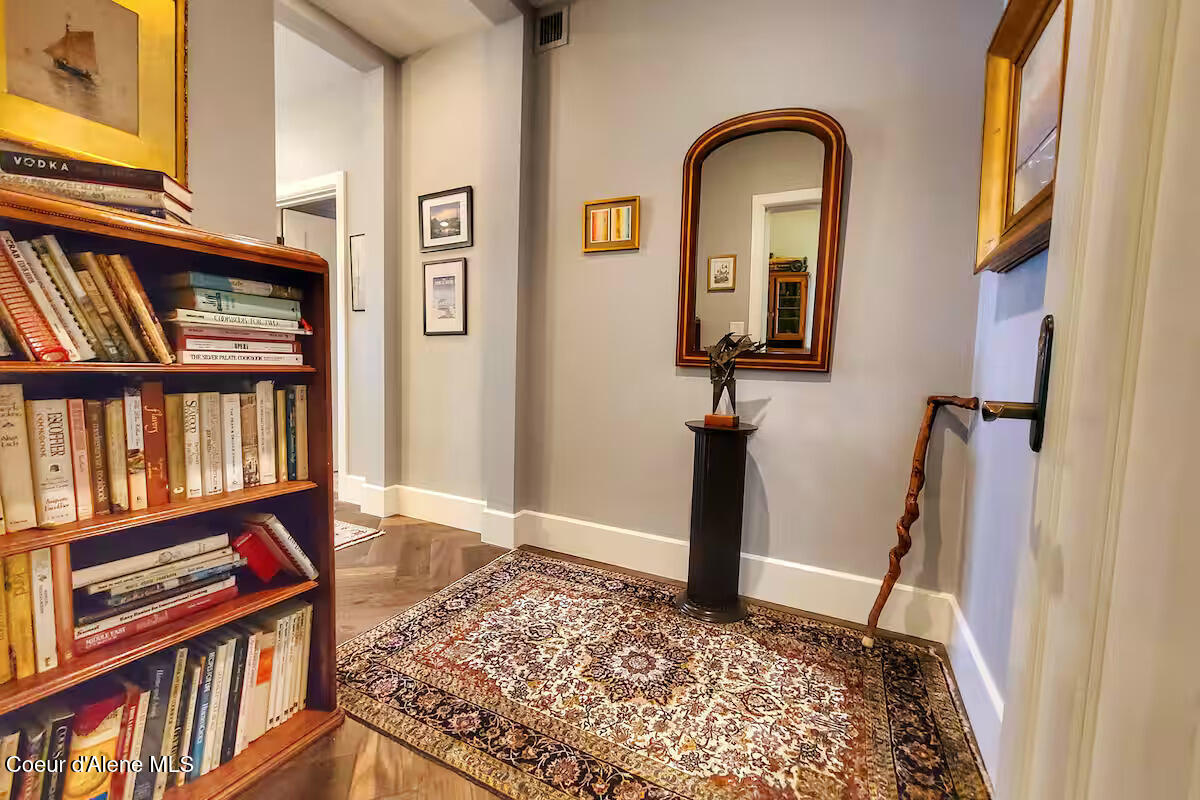 402 Sandpoint Avenue, Unit 122 Sandpoint, ID 83864 - Photo 2 of 44 122.16