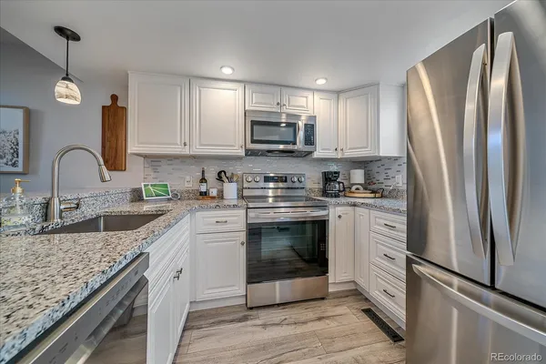 $340,000 | 7250 Devinney Court, Unit E, Arvada, CO 80005