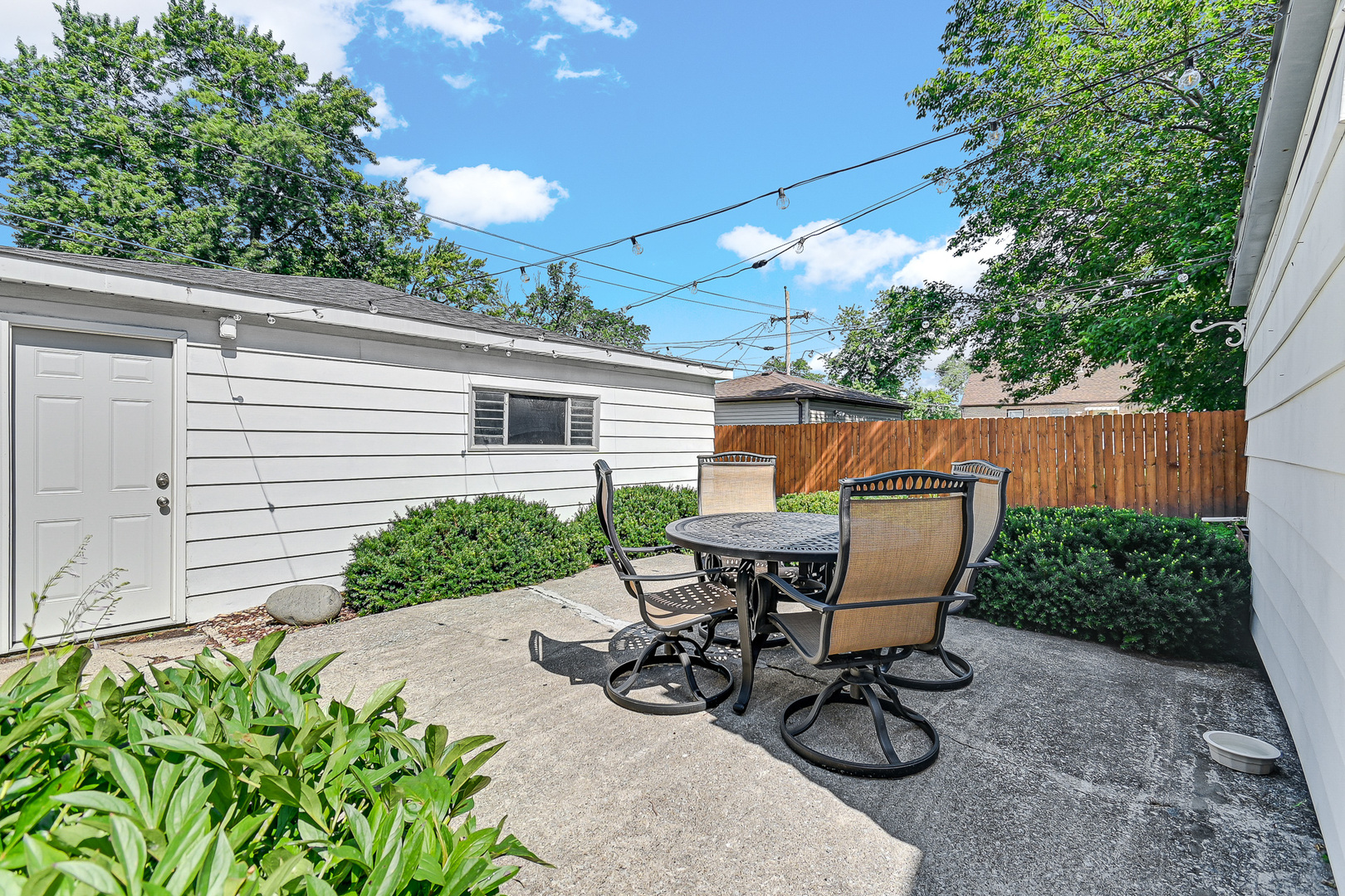 17646 State Line Avenue Lansing, IL 60438 - Photo 3 of 18