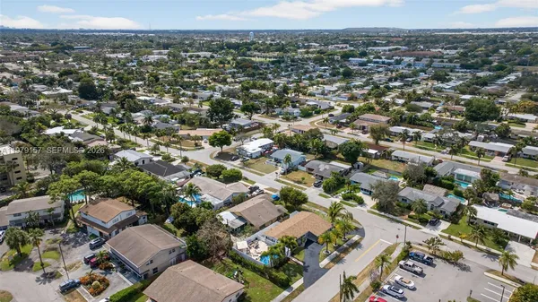 $4,200 | 268 Southeast 8th Avenue, Deerfield Beach, FL 33441