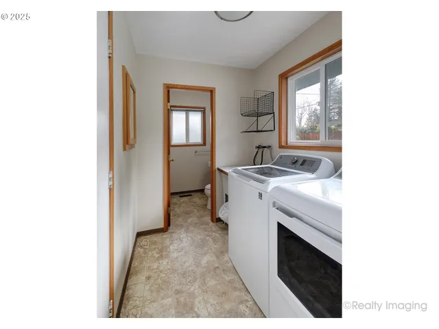 $529,900 | 10608 Northeast Tillamook Street, Portland, OR 97220