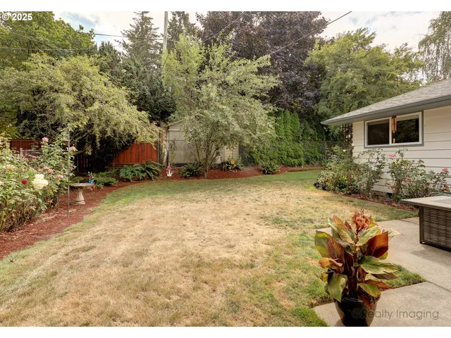 $529,900 | 10608 Northeast Tillamook Street, Portland, OR 97220