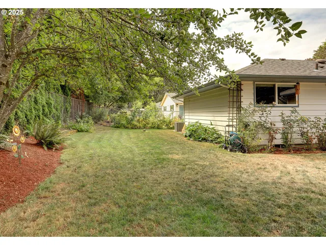 $529,900 | 10608 Northeast Tillamook Street, Portland, OR 97220