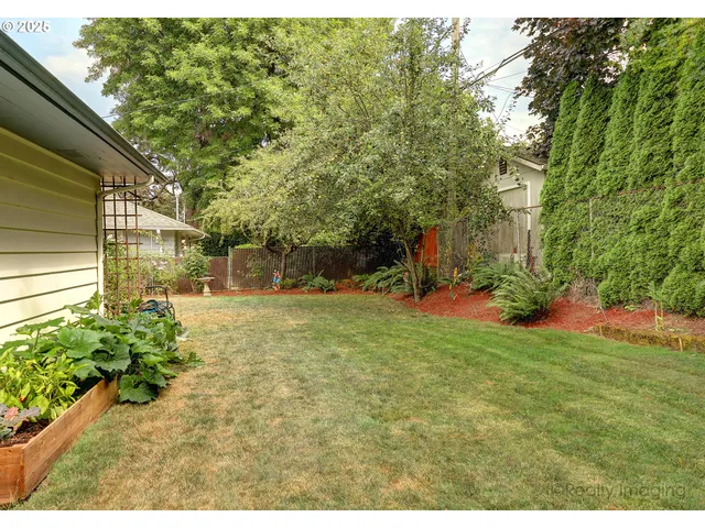 $529,900 | 10608 Northeast Tillamook Street, Portland, OR 97220