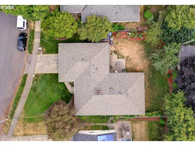 $529,900 | 10608 Northeast Tillamook Street, Portland, OR 97220