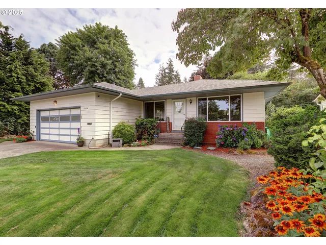 $529,900 | 10608 Northeast Tillamook Street, Portland, OR 97220