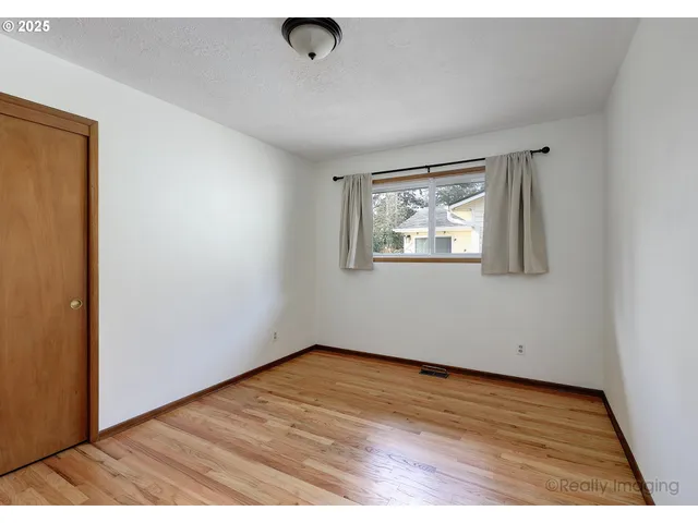 $529,900 | 10608 Northeast Tillamook Street, Portland, OR 97220