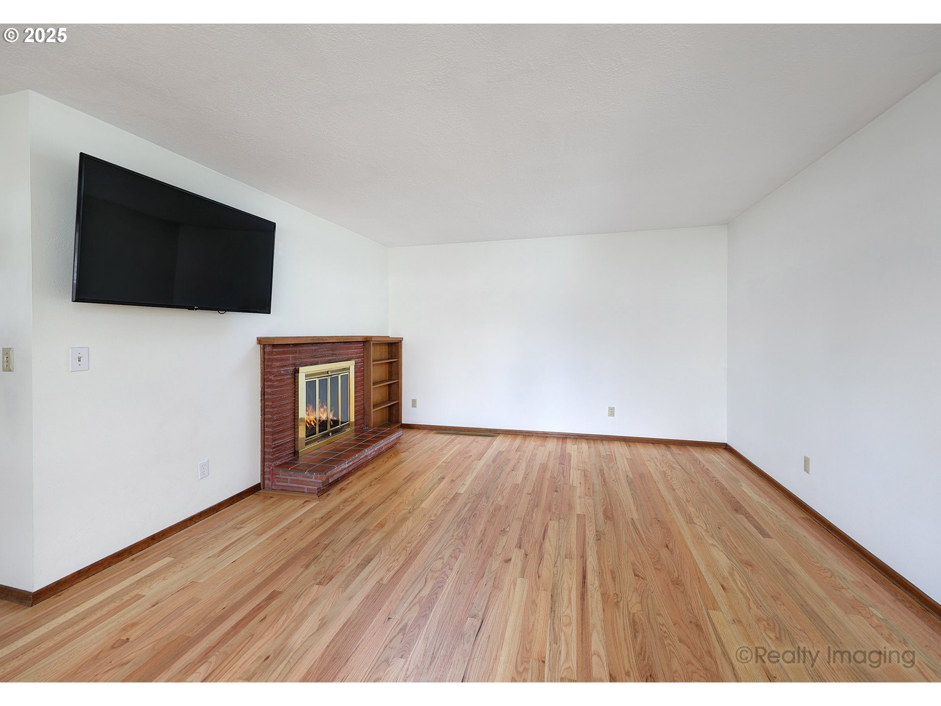 10608 Northeast Tillamook Street Portland, OR 97220 - Photo 4 of 30