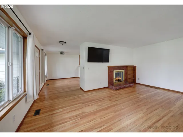 $529,900 | 10608 Northeast Tillamook Street, Portland, OR 97220