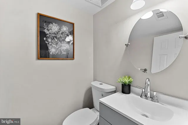 $2,300 | 11808 Breton Court, Unit 12C, Reston, VA 20191