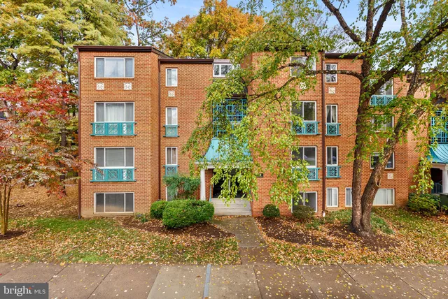 $2,300 | 11808 Breton Court, Unit 12C, Reston, VA 20191