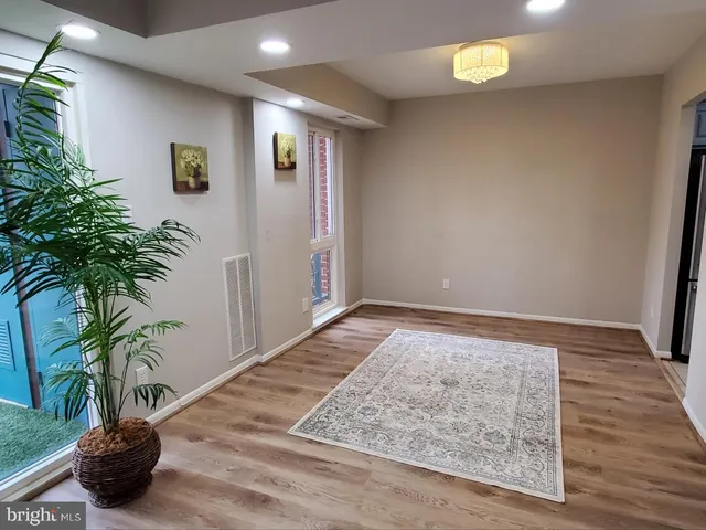 $2,300 | 11808 Breton Court, Unit 12C, Reston, VA 20191