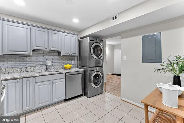 $2,300 | 11808 Breton Court, Unit 12C, Reston, VA 20191