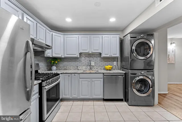 $2,300 | 11808 Breton Court, Unit 12C, Reston, VA 20191