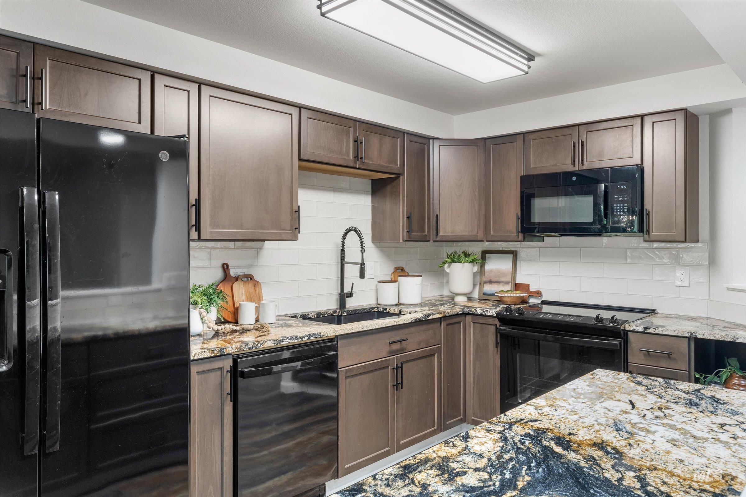 3757 South Gekeler Lane, Unit 192 Boise, ID 83706 - Photo 7 of 36