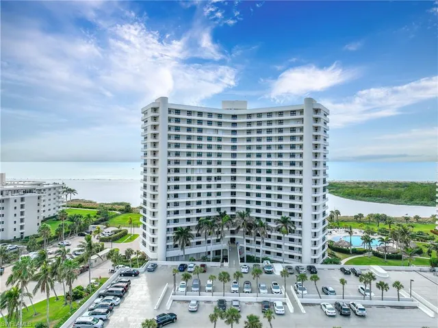 $9,500 | 260 Seaview Court, Unit 906, Marco Island, FL 34145