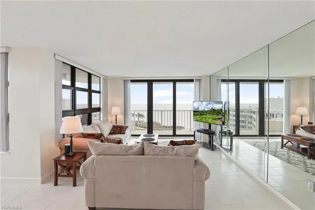 $9,500 | 260 Seaview Court, Unit 906, Marco Island, FL 34145