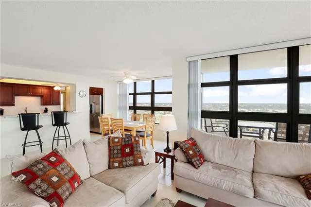 $9,500 | 260 Seaview Court, Unit 906, Marco Island, FL 34145