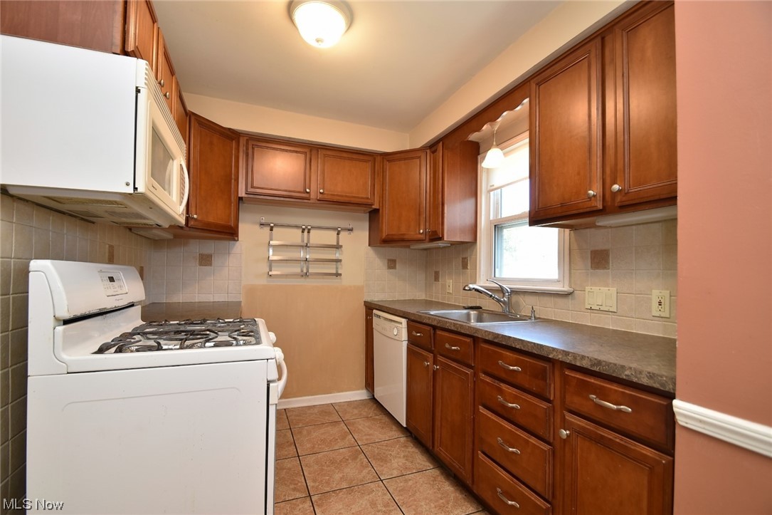 4437 Silsby Road University Heights, OH 44118 - Photo 17 of 34