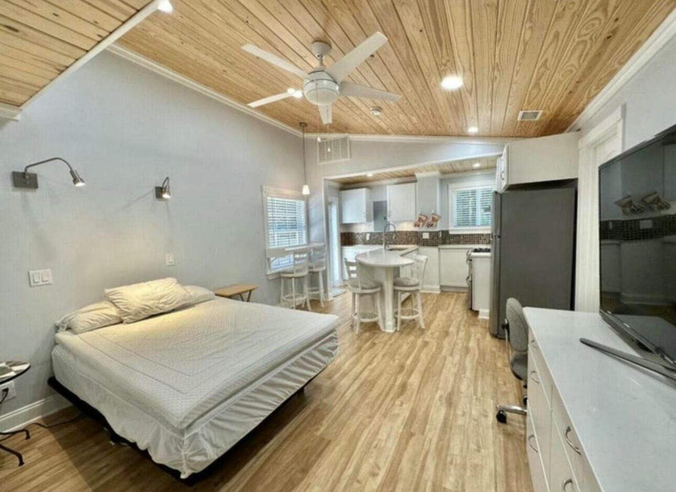 698 Forsyth Street, Unit 2 Boca Raton, FL 33487 - Photo 9 of 21 tempImageC8inVZ