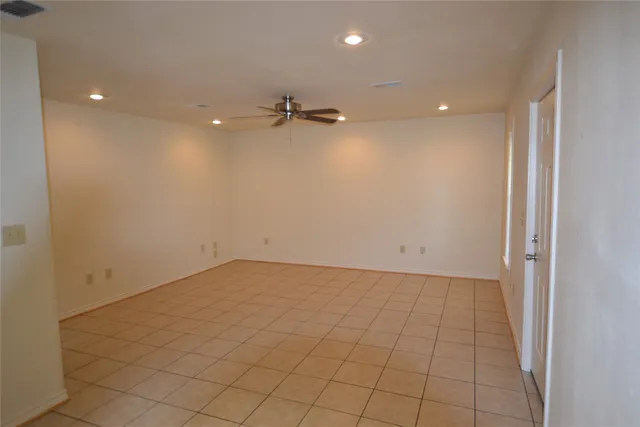 $1,200 | 253 Old Groveton Road, Onalaska, TX 77360