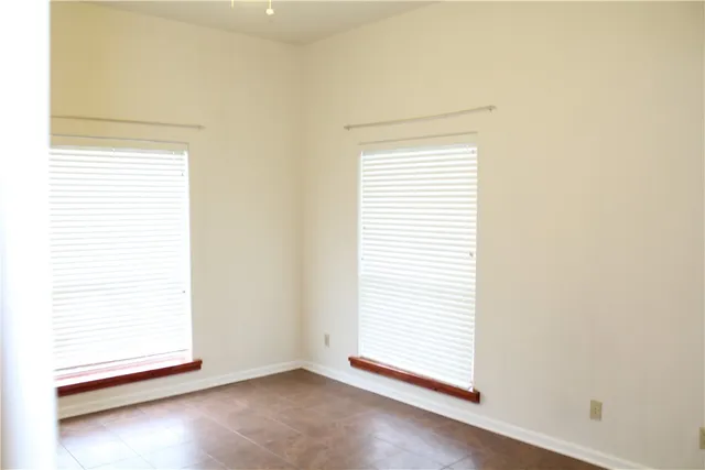 $4,000 | 109 West 38th Street, Unit B, Austin, TX 78705