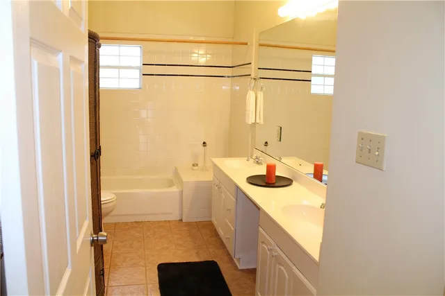 $4,000 | 109 West 38th Street, Unit B, Austin, TX 78705