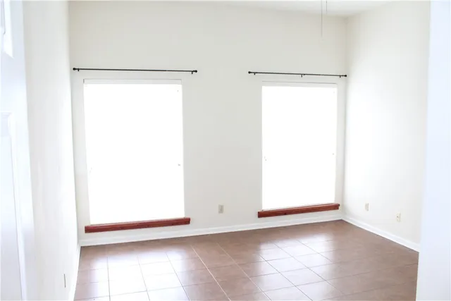 $4,000 | 109 West 38th Street, Unit B, Austin, TX 78705