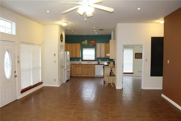 $4,000 | 109 West 38th Street, Unit B, Austin, TX 78705