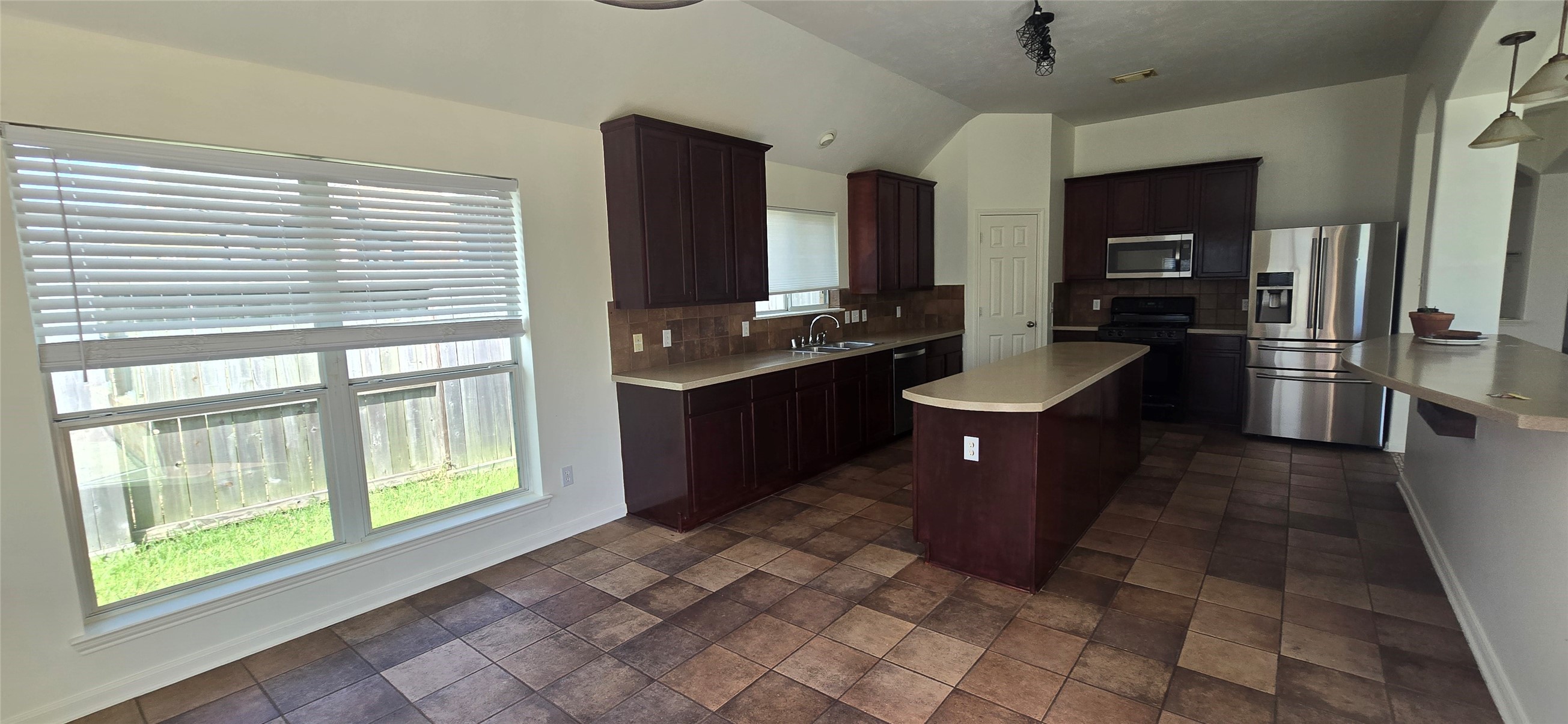 23827 Wispy Way Katy, TX 77494 - Photo 12 of 40
