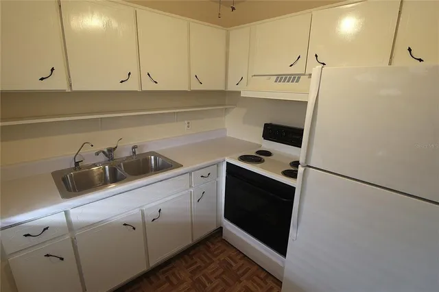 $1,250 | 3101 Bee Ridge Road, Unit 209, Sarasota, FL 34239