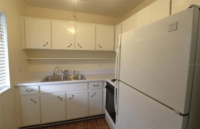 $1,250 | 3101 Bee Ridge Road, Unit 209, Sarasota, FL 34239