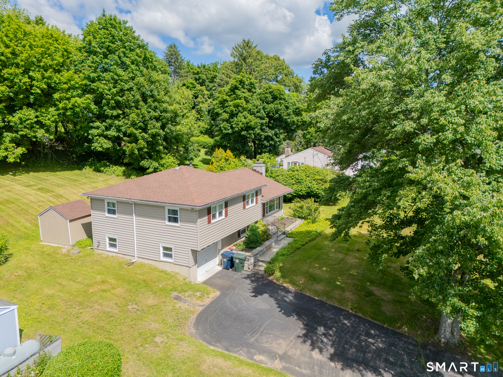 33 Kingswood Road Danbury, CT 06811 - Photo 3 of 21