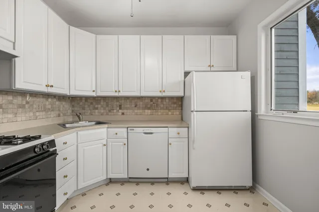 $309,900 | 636 Oakland Hills Drive, Unit 2A, Arnold, MD 21012