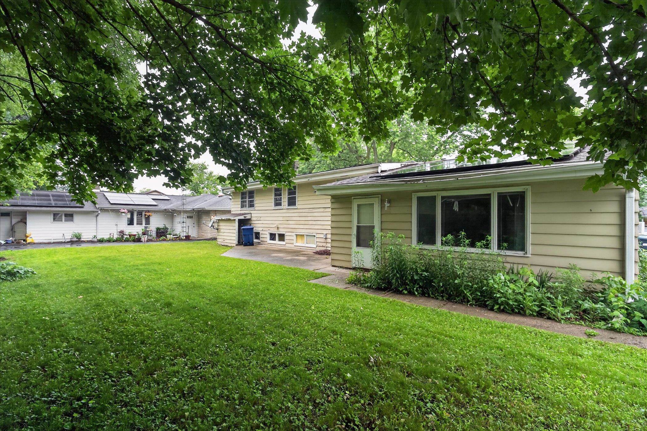 628 High Terrace DeKalb, IL 60115 - Photo 2 of 22