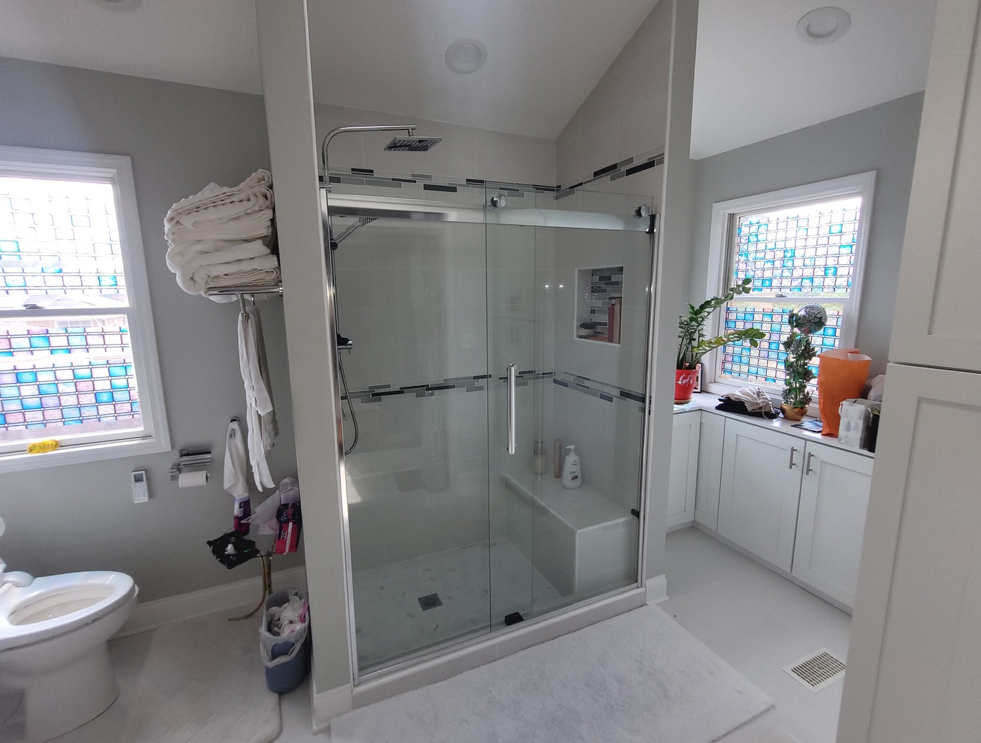 5153 Dobson Street Skokie, IL 60077 - Photo 20 of 27 a bathroom with a shower toilet and sink