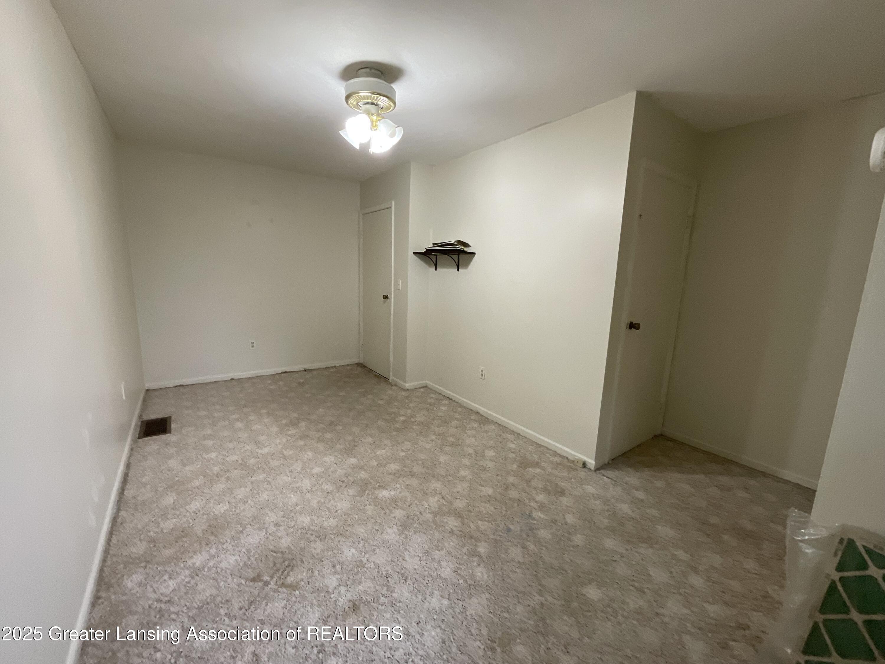 765 West Seminary Street Charlotte, MI 48813 - Photo 16 of 38 16